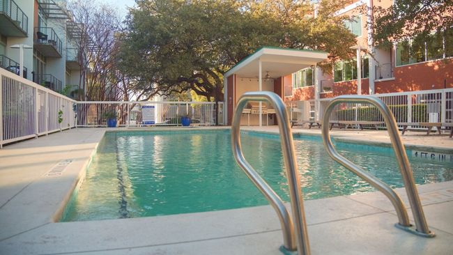 View of swimming pool | Image 37