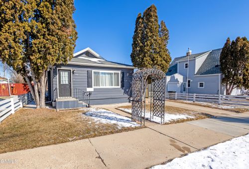 406 4th Street W, Williston, ND, 58801 | Card Image