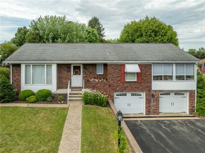 2022 Wood St, House other with 3 bedrooms, 2 bathrooms and 2 parking in Derry Twp PA | Image 2