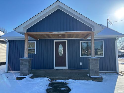 724 W Franklin St, Taylorville, IL, 62568-2124 | Card Image