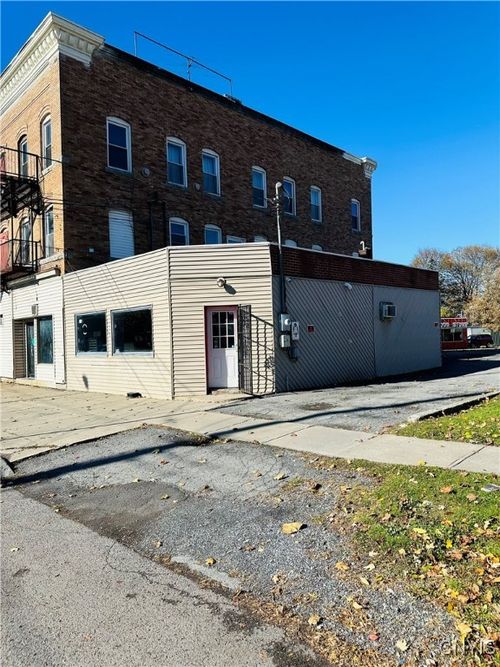 67 Franklin St, Auburn, NY, 13021-2154 | Card Image