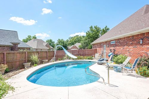 5805 S 41st St, Rogers, AR, 72758-4101 | Card Image
