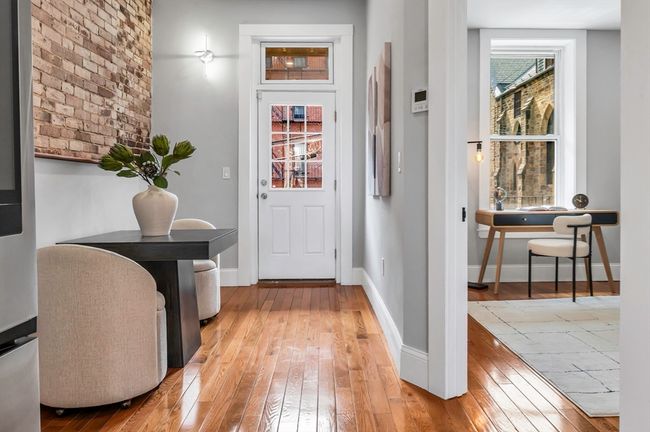 APT-1 - 162 W Concord St, Condo with 2 bedrooms, 2 bathrooms and 1 parking in Boston MA | Image 11
