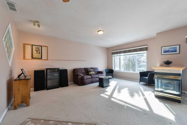 2281 Sirocco Drive Sw, Home with 3 bedrooms, 2 bathrooms and 4 parking in Calgary AB | Image 43
