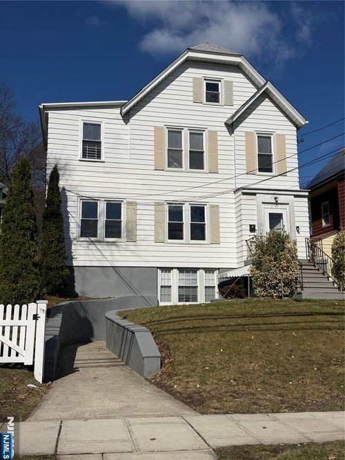 52 Orient Way, Rutherford, NJ, 07070-2171 | Card Image