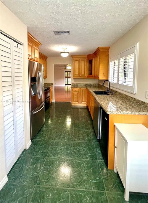 apt-704-2141 Sw 93rd Way, Davie, FL, 33324-6812 | Card Image