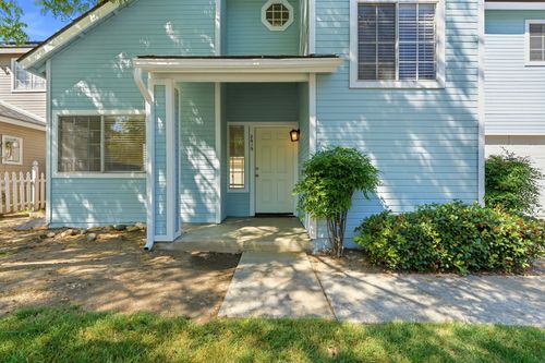 2419 N Clark St, Visalia, CA, 93292-7602 | Card Image