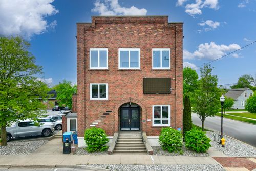 116 S Jackson St, Spring Lake, MI, 49456-2033 | Card Image