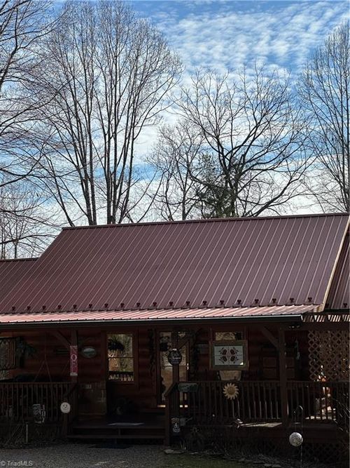 307 Current Loop, Hillsville, VA, 24343-5506 | Card Image