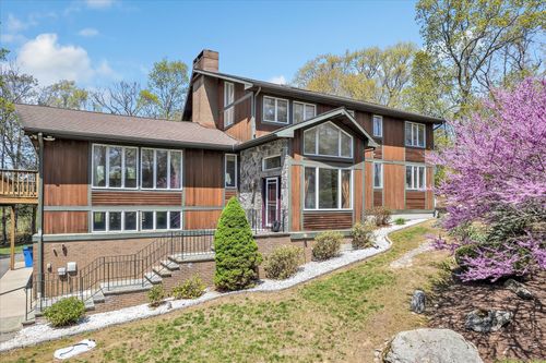 81 Georges Ln, Monroe, CT, 06468-3138 | Card Image