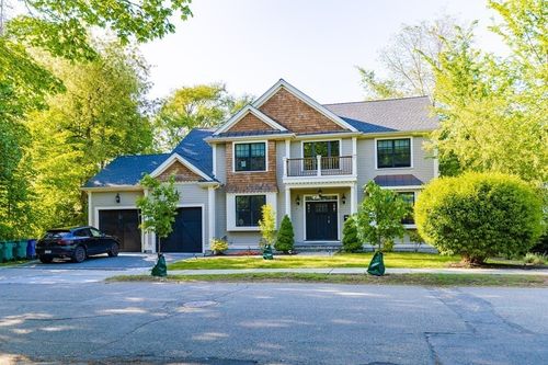 15 Amherst Rd, Waban, MA, 02468-2301 | Card Image