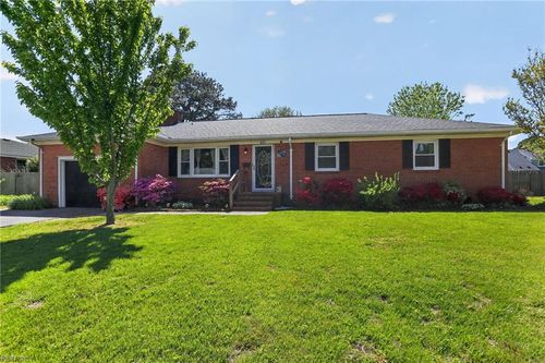 4617 Twain Ln, Virginia Beach, VA, 23455-4833 | Card Image