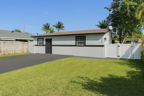 5604 Garden Ave, West Palm Beach, FL, 33405-3702 | Card Image