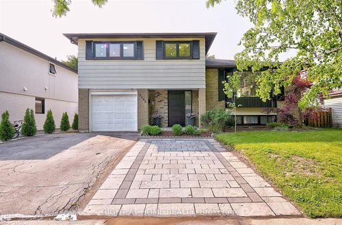 3185 Heathfield Dr, Burlington, ON, L7M1E1 | Card Image