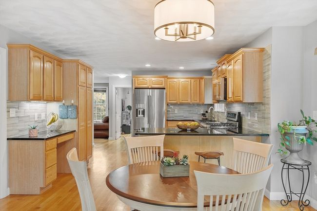 40 Powers Rd, House other with 4 bedrooms, 3 bathrooms and 4 parking in Westford MA | Image 4