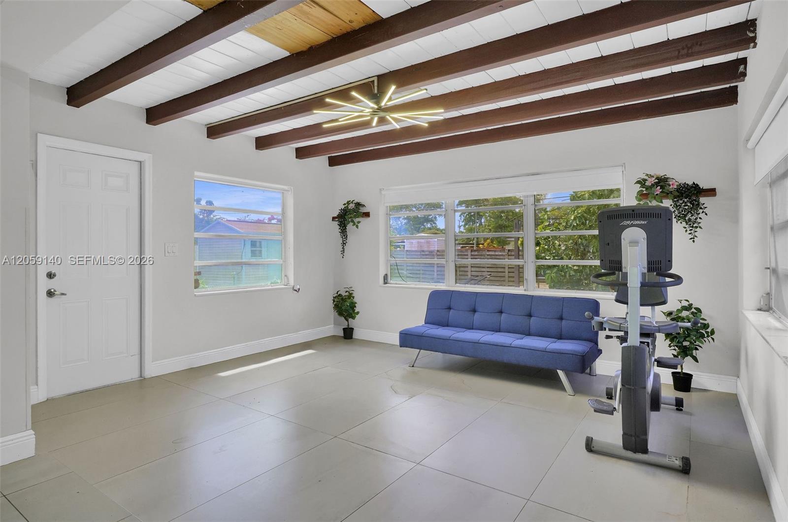 Residential in Hollywood 2