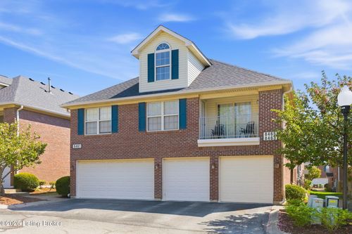8461 Grand Trevi Dr, Louisville, KY, 40228-4218 | Card Image