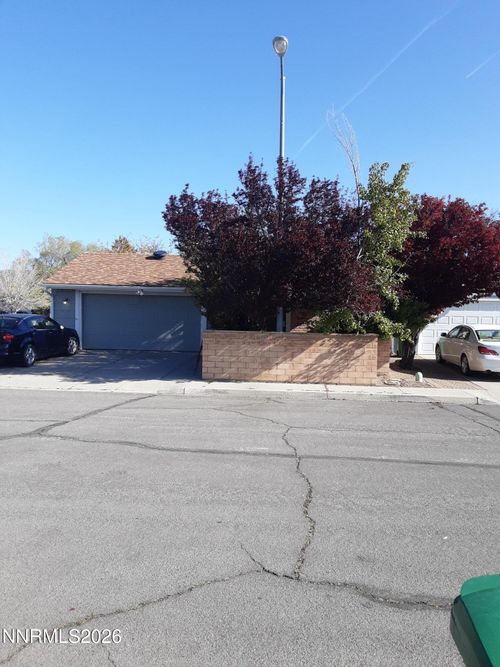 32 Castle Way, Carson City, NV, 89706-1931 | Card Image