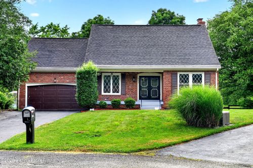 8200 Farmwood Way, Louisville, KY, 40291-2507 | Card Image
