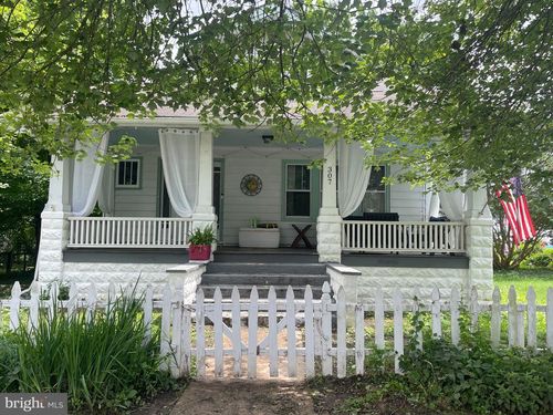 307 Clinton St, DELAWARE CITY, DE, 19706-7709 | Card Image