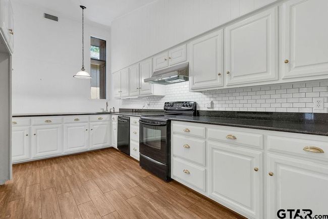 302 Harmony Ln, House other with 3 bedrooms, 3 bathrooms and null parking in Hideaway TX | Image 14