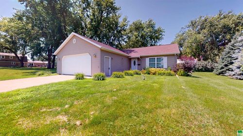 100 Maple Rd, Cleghorn, IA, 51014 | Card Image