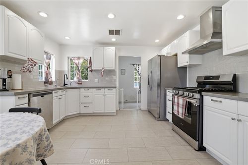 16775 Sierra Hwy, Canyon Country, CA, 91351 | Card Image