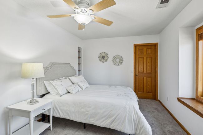 5929 Oxford St N, House other with 4 bedrooms, 4 bathrooms and null parking in Shoreview MN | Image 30