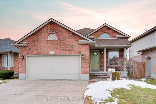 4 Hickory Lane, Saint Thomas, ON, N5R6K5 | Card Image