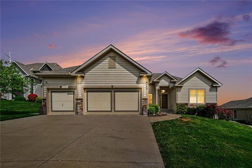 9409 N Wayne Ct, Kansas City, MO, 64155-2999 | Card Image