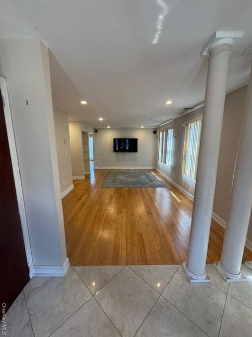 2641 Montauk Ave, Merrick, NY, 11566-4522 | Card Image