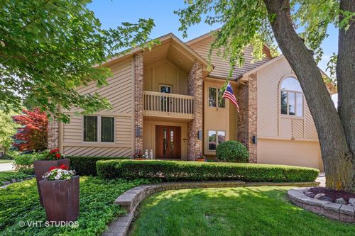 215 E Ryan Ct, Arlington Heights, IL, 60005-3825 | Card Image