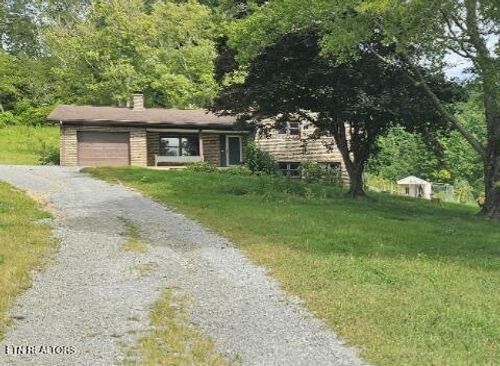 516 Cumberland Estates Rd, Cumberland Gap, TN, 37724-4139 | Card Image