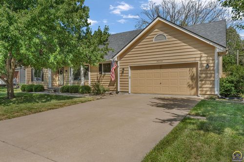 3210 Sw Staffordshire Rd, Topeka, KS, 66614-4384 | Card Image