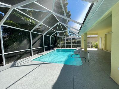 700 Silk Oak Drive, House other with 3 bedrooms, 2 bathrooms and null parking in Venice FL | Image 2