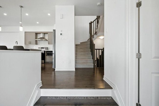 665 Cordelette Cir, House attached with 3 bedrooms, 3 bathrooms and 4 parking in Orleans ON | Image 6