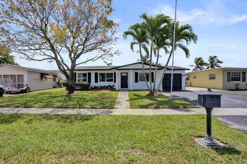 9366 Nw 23rd St, Pembroke Pines, FL, 33024-3118 | Card Image