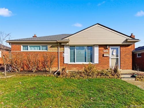 23143 Playview St, Saint Clair Shores, MI, 48082-1394 | Card Image