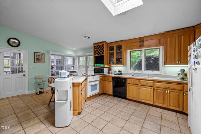 Kitchen | Image 19