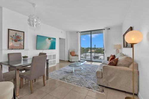 apt-403-140 S Dixie Hwy, Hollywood, FL, 33020-7317 | Card Image