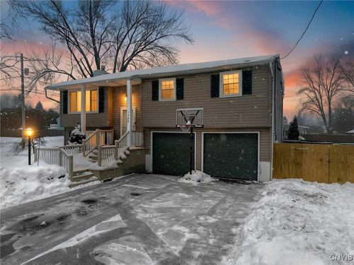 7998 Trina Cir, Clay, NY, 13041-9154 | Card Image