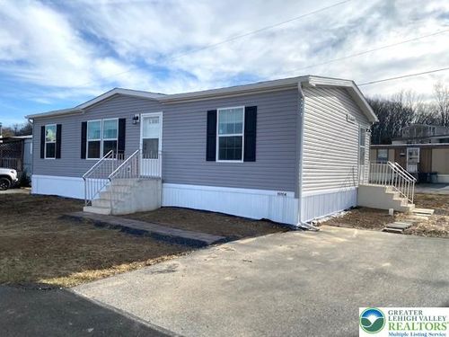 10104 Fernwood Ln, BREINIGSVILLE, PA, 18031-1710 | Card Image