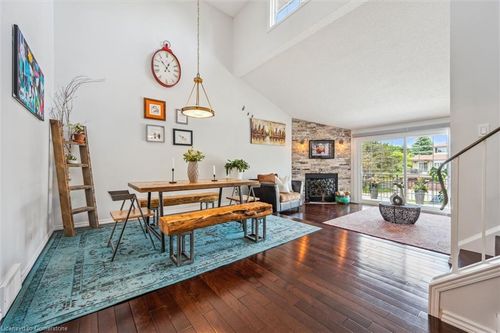4-454 Beechwood Pl, Waterloo, ON, N2T1Y8 | Card Image