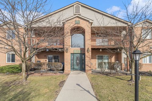 apt-5-15775 Lakeside Dr, Southgate, MI, 48195-4648 | Card Image