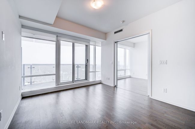 6108 - 1 Bloor St E, Condo with 2 bedrooms, 2 bathrooms and 1 parking in Toronto ON | Image 21