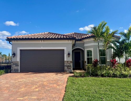 mystique-47-10584 Northbrook Cir, Palm Beach Gardens, FL, 33412-7304 | Card Image