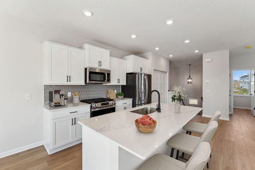 10281 Birchwood Cir, Victoria, MN, 55318-7454 | Card Image