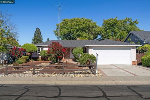 3182 Hillview Ct, Concord, CA, 94519-2109 | Card Image