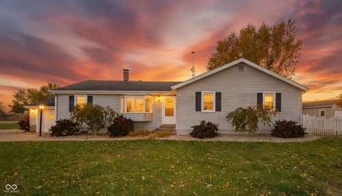 3721 E State Road 38, New Castle, IN, 47362-9586 | Card Image