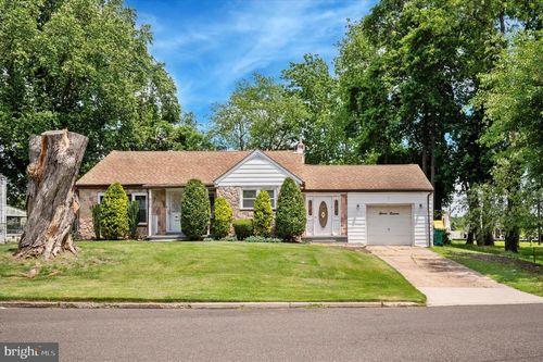 711 Winder Dr, BRISTOL, PA, 19007-2631 | Card Image